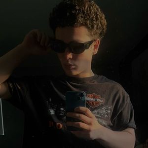 Meet your Posher, Skai